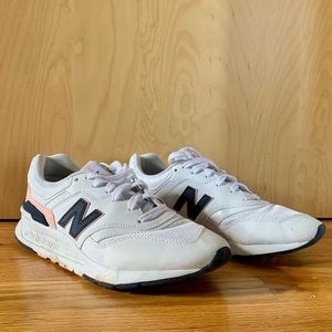 SOLD - New Balance Women’s Sneakers Size 8
